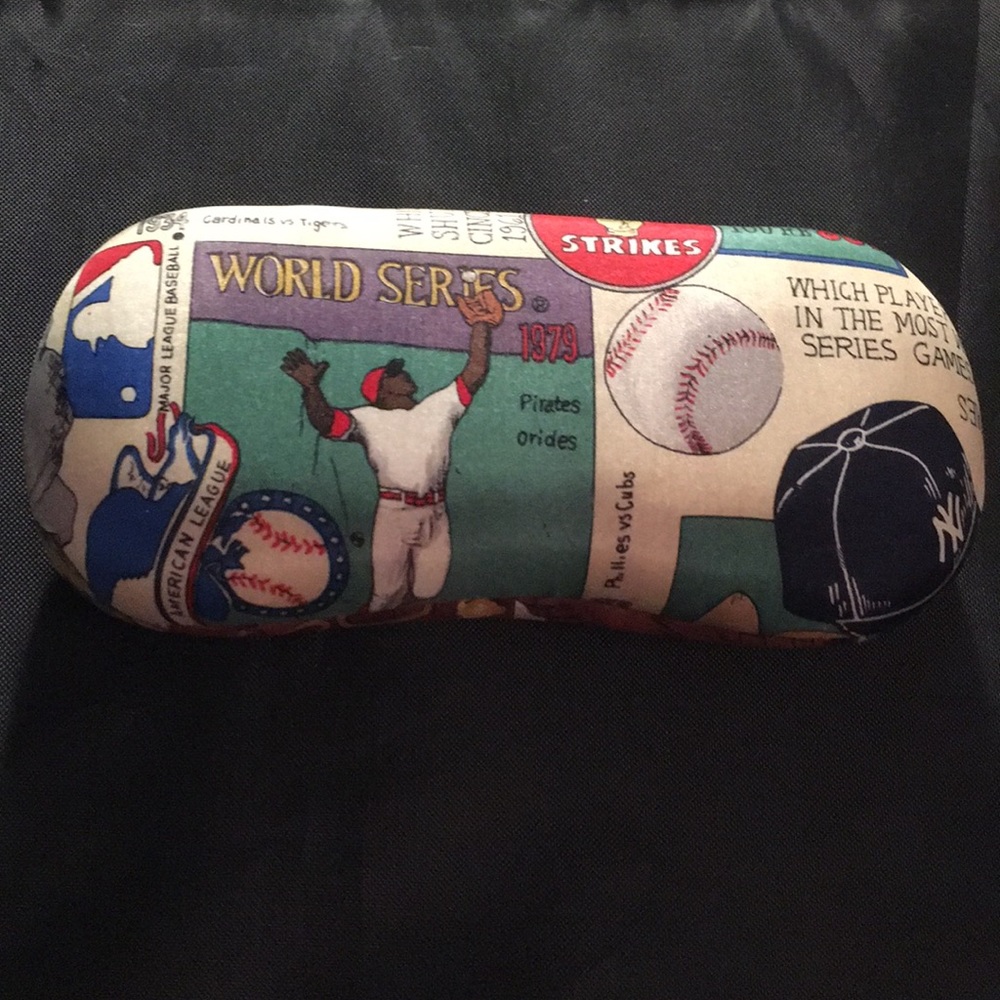 NEW VINTAGE NICOLE MILLER SILK EYEGLASS CASE